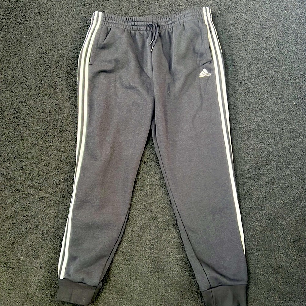 Adidas Slim Fit Tapered Leg - XL